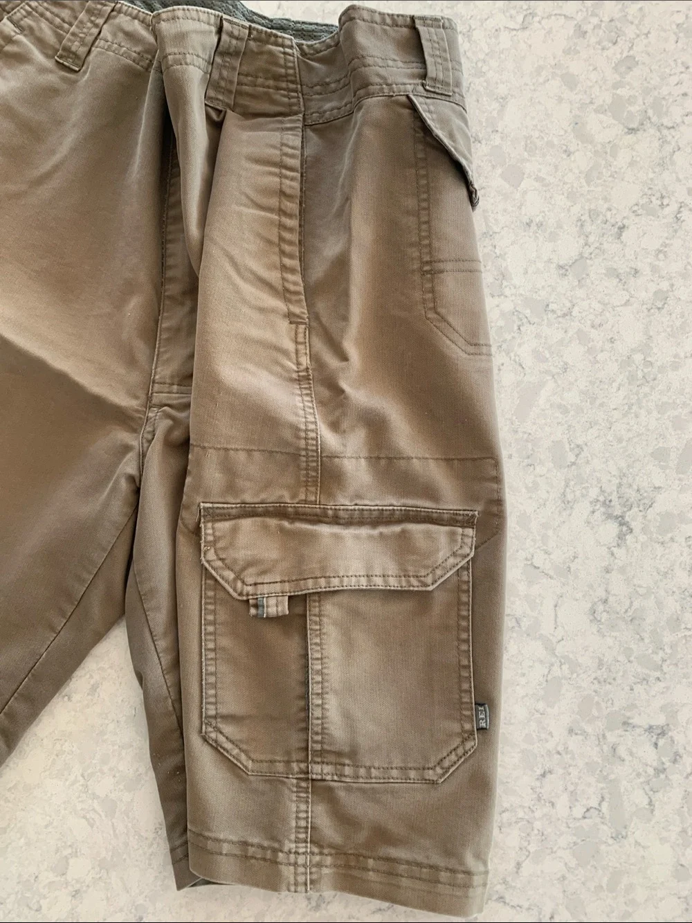REI Men's Khaki Cargo Shorts - Picture 3 of 9